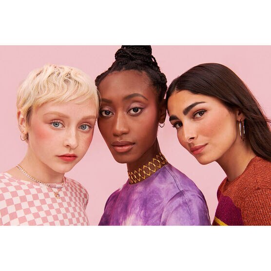 BLUSH POMPOM BENEFIT